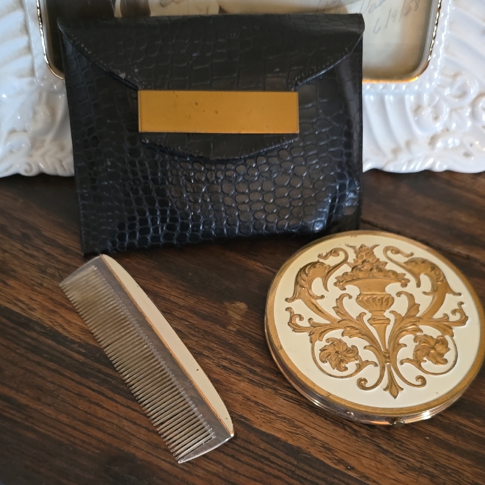 Rex Fifth Avenue Vintage compact with Comn Duo